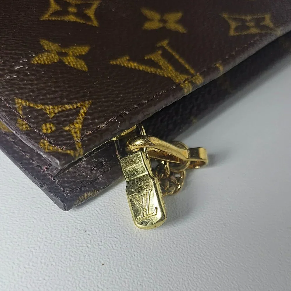 Authentic Louis Vuitton Monogram Petit Bucket Pouch - Picture 3 of 10